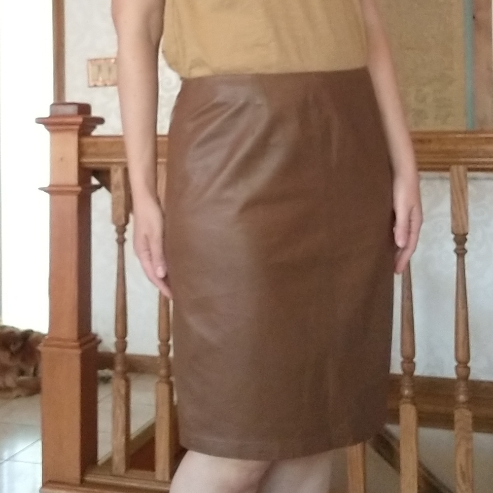 DONCASTER COLLECTION buttery soft leather skirt M